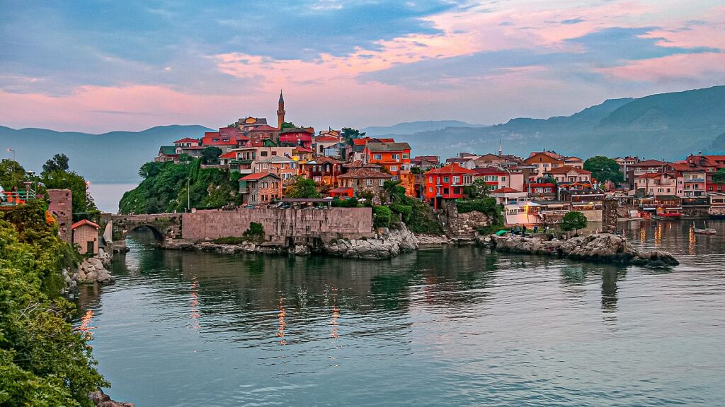 🌊 Amasra’da Mutlaka Yapmanız Gereken 7 Şey